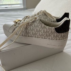 Mickahel kor MK size 7 sneakers worn ONCE